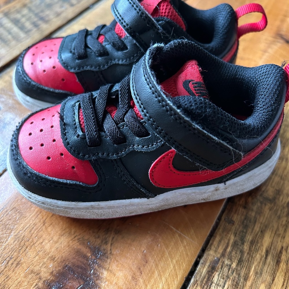 Nike Court Borough Low 2
